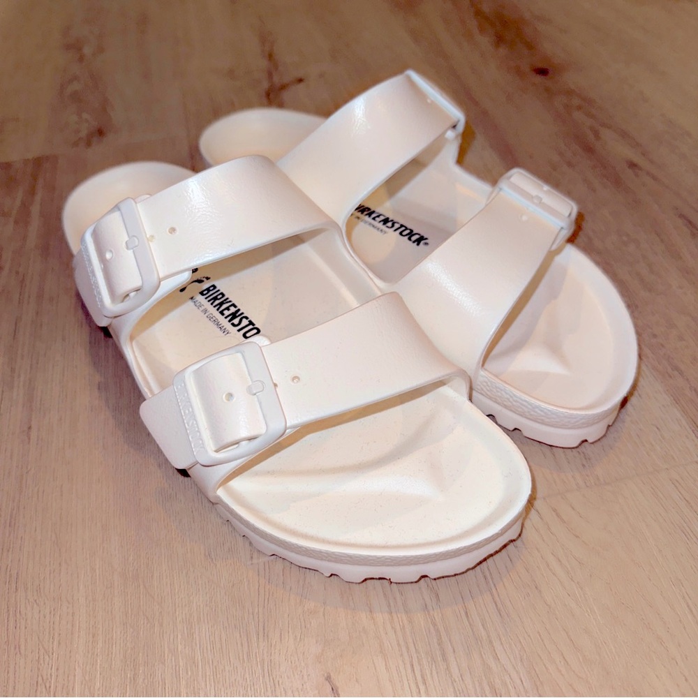 BRAND NEW Birkenstock white Arizona sandals size 39